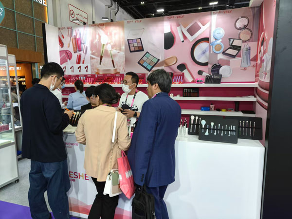 ¡El 27º Medio Oriente de Beautyworld, Yoly Group te está esperando en Hall 4-D38!