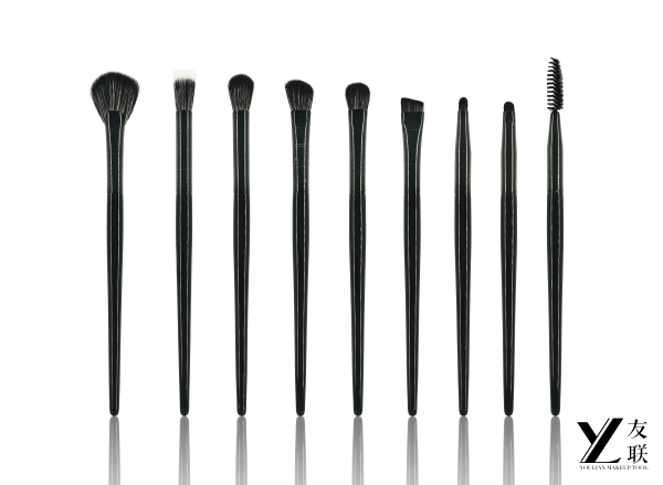 Nuevas llegadas | Juego de cepillo de maquillaje negro con cepillado elegante