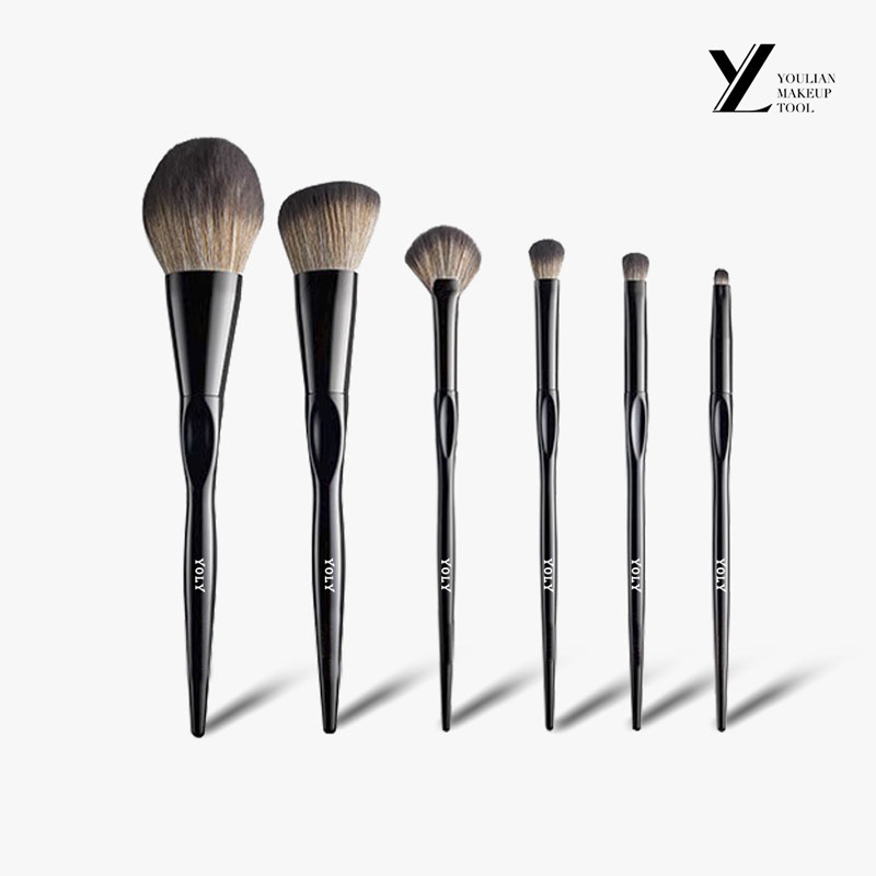 ¿Por qué debería usar un cepillo de cara completa en lugar de una licuadora de belleza?